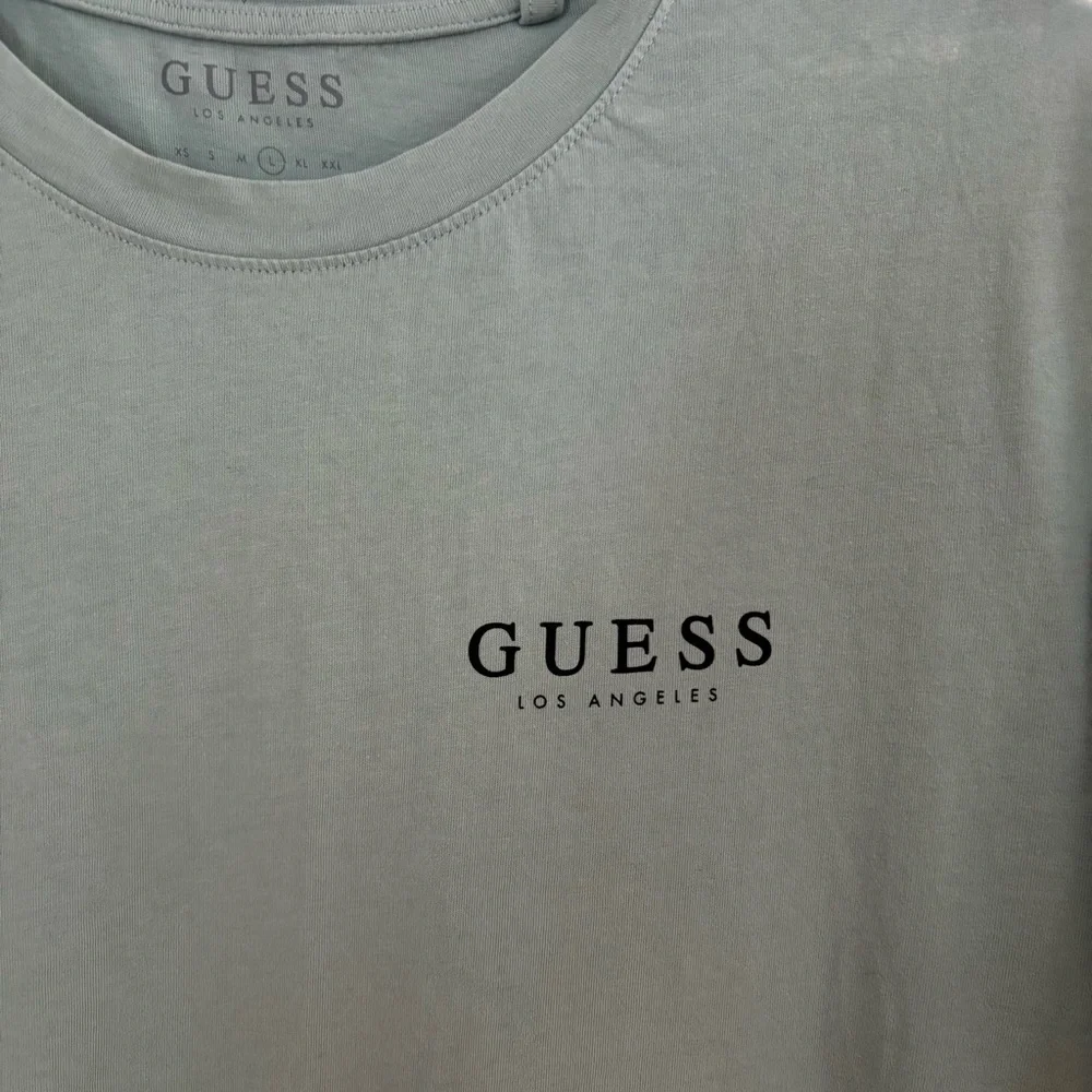 GUESS Los Angeles Sage Green Logo Tee Size L - Picture 3 of 9